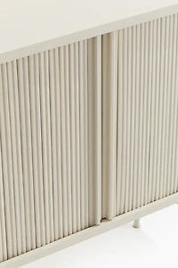 Placard avec portes à jalousie