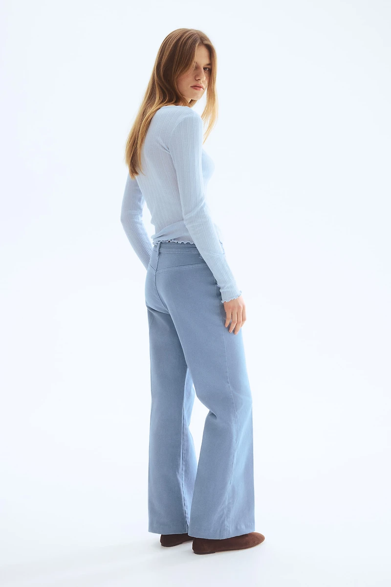 Pantalon coupe bottillon en sergé