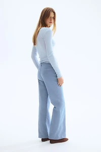 Pantalon coupe bottillon en sergé