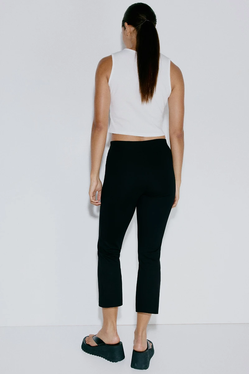 Viscose-Blend Capri Pants
