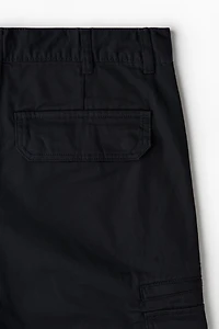 Pantalon cargo classique en sergé