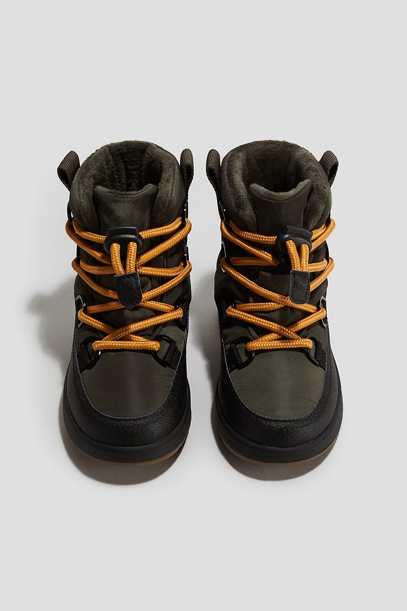 Bottines imperméables et chaudement doublées