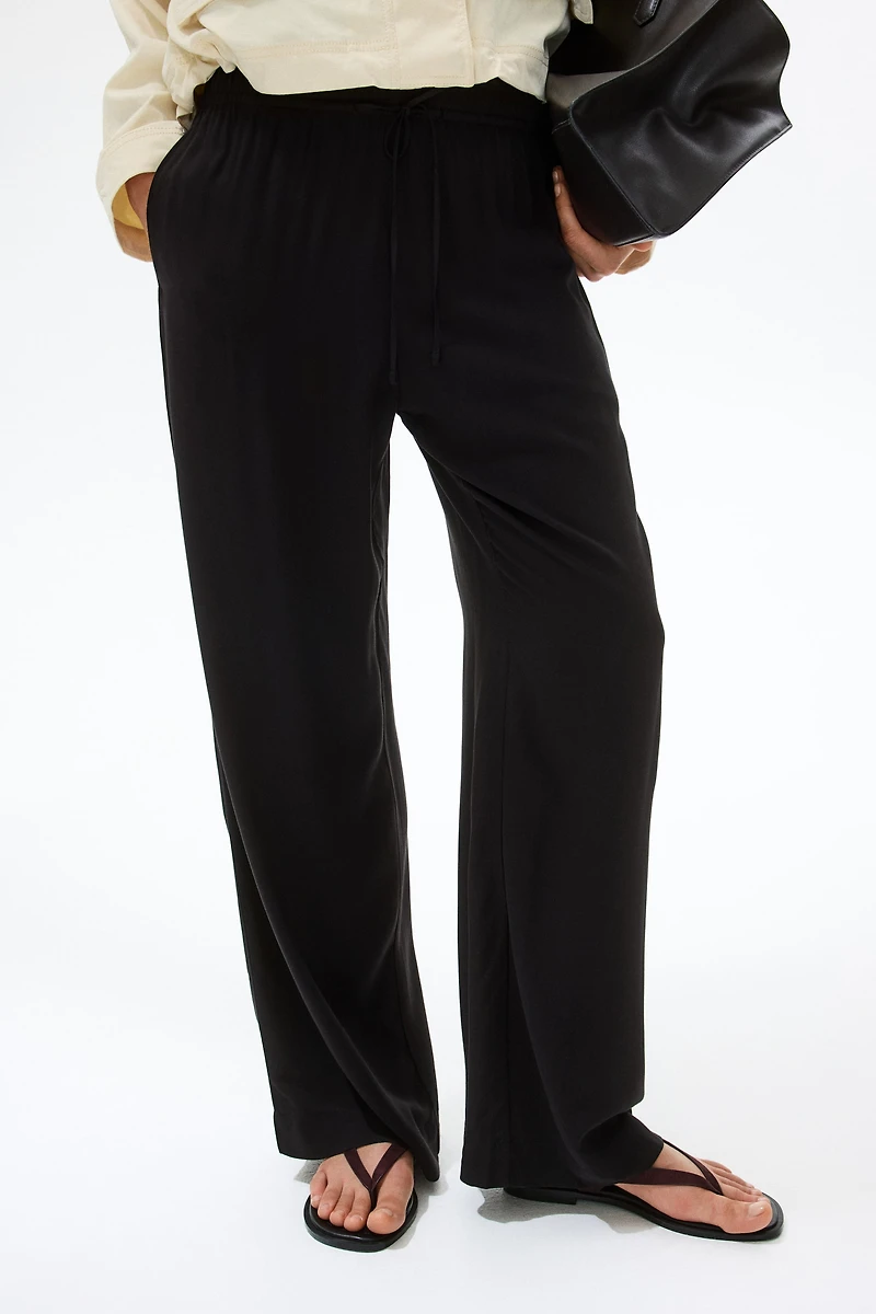 Wide-cut Pull-on Pants