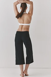 Wide-Leg Capri Sports Leggings with SoftMove™