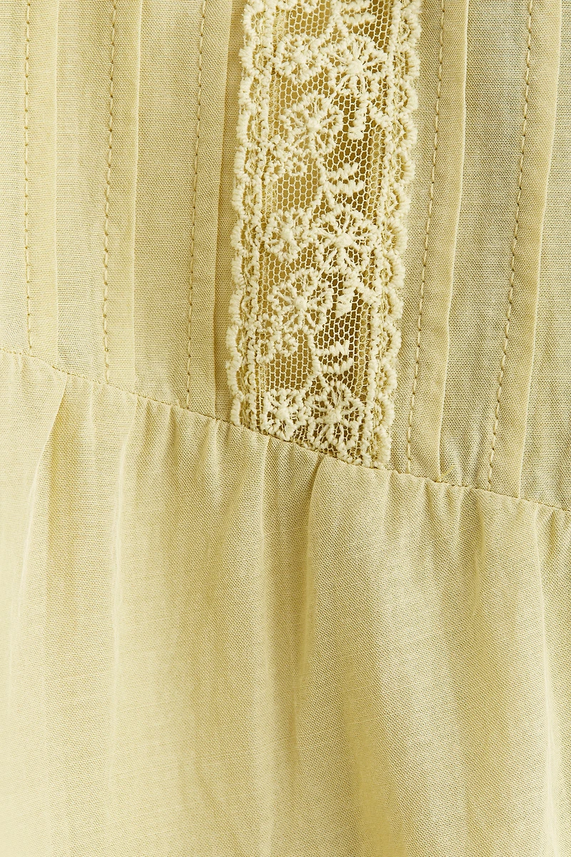 Blouse avec dentelle