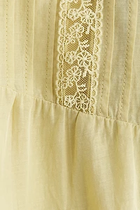 Blouse avec dentelle