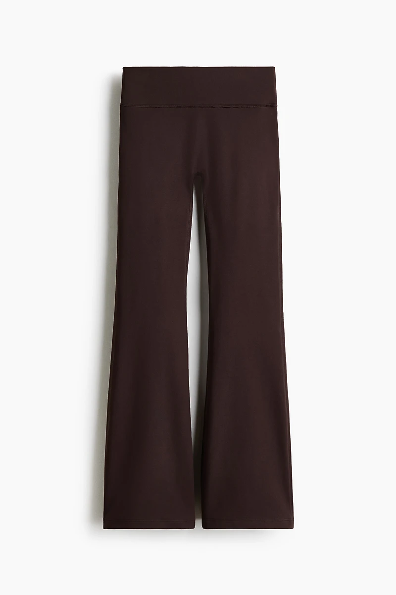Flared Yoga Leggings with SoftMove™