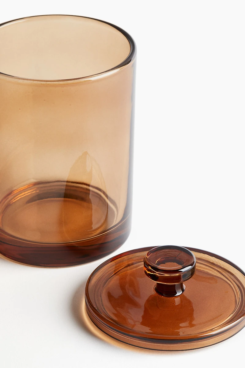 Pot en verre avec couvercle