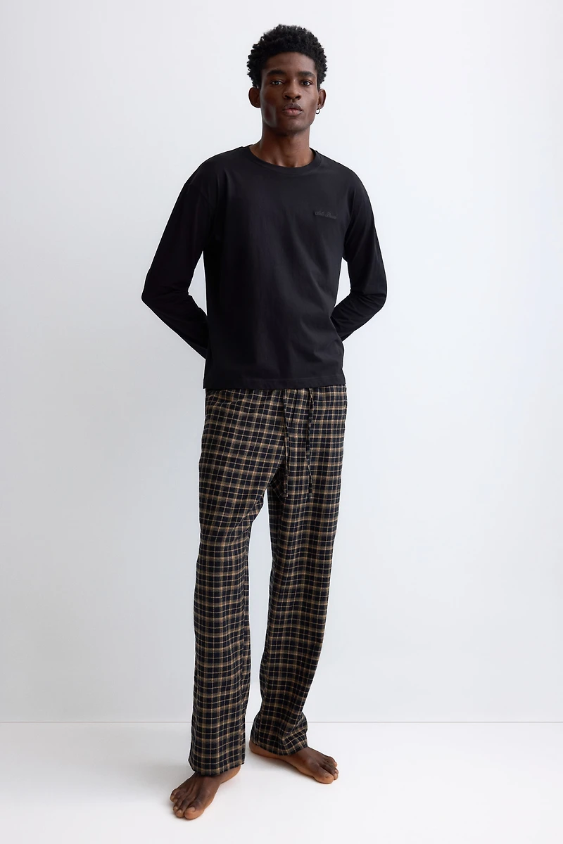 T-shirt et pantalon de pyjama en coton