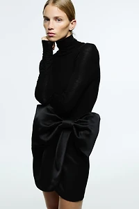 Jupe en satin avec boucle