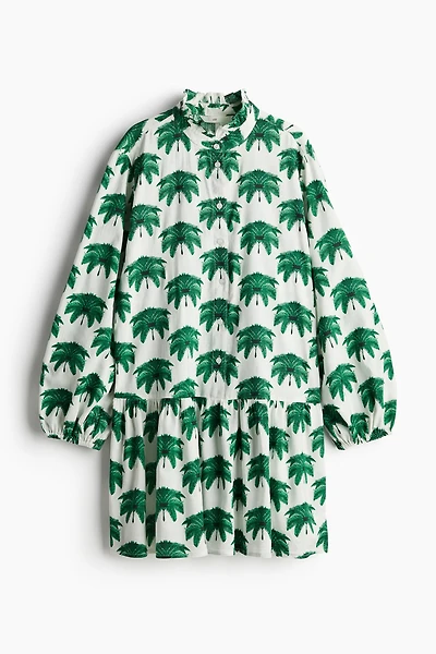 Robe à col volant