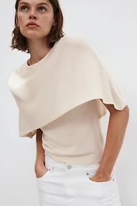 Fine-knit cape top