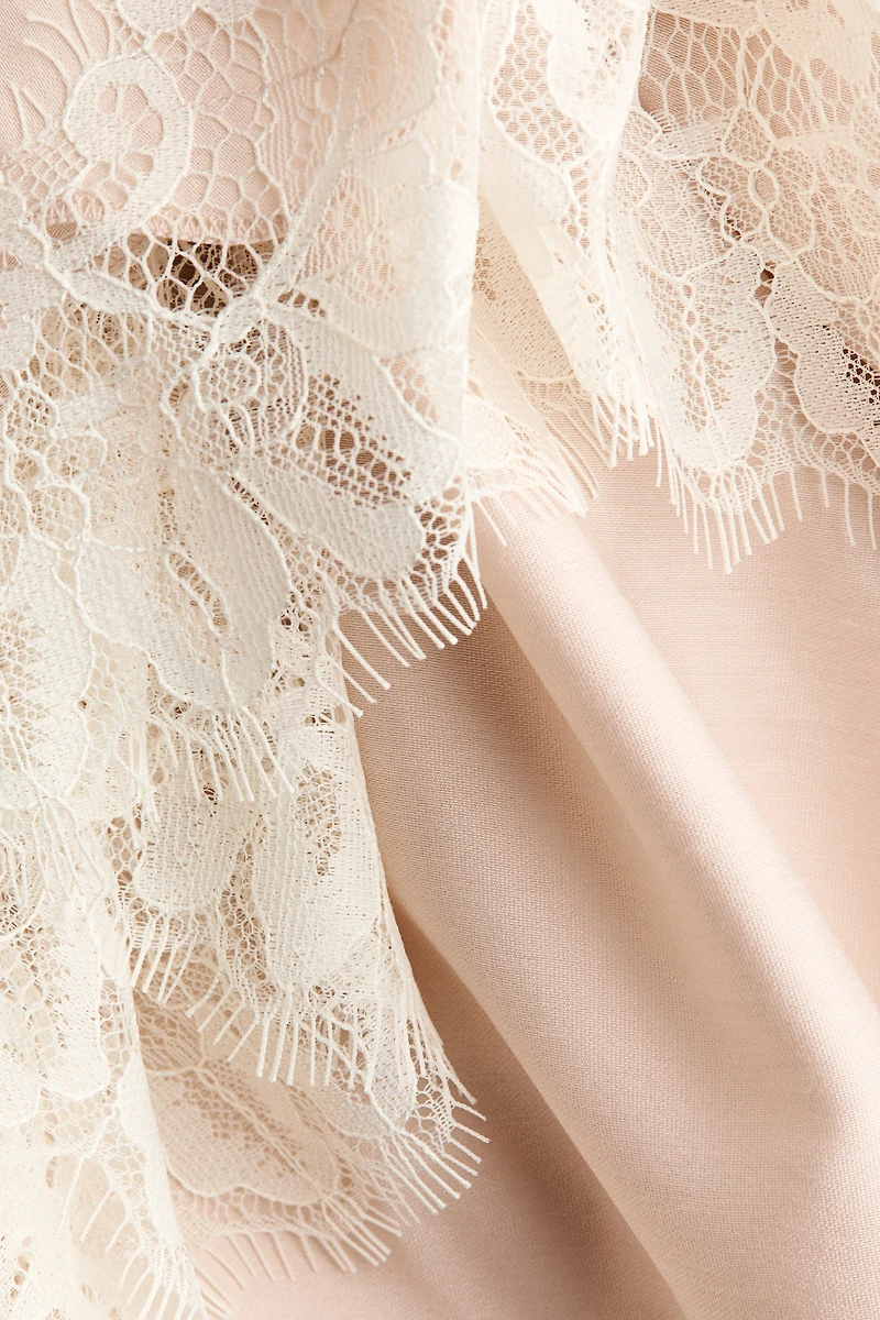 Blouse avec dentelle