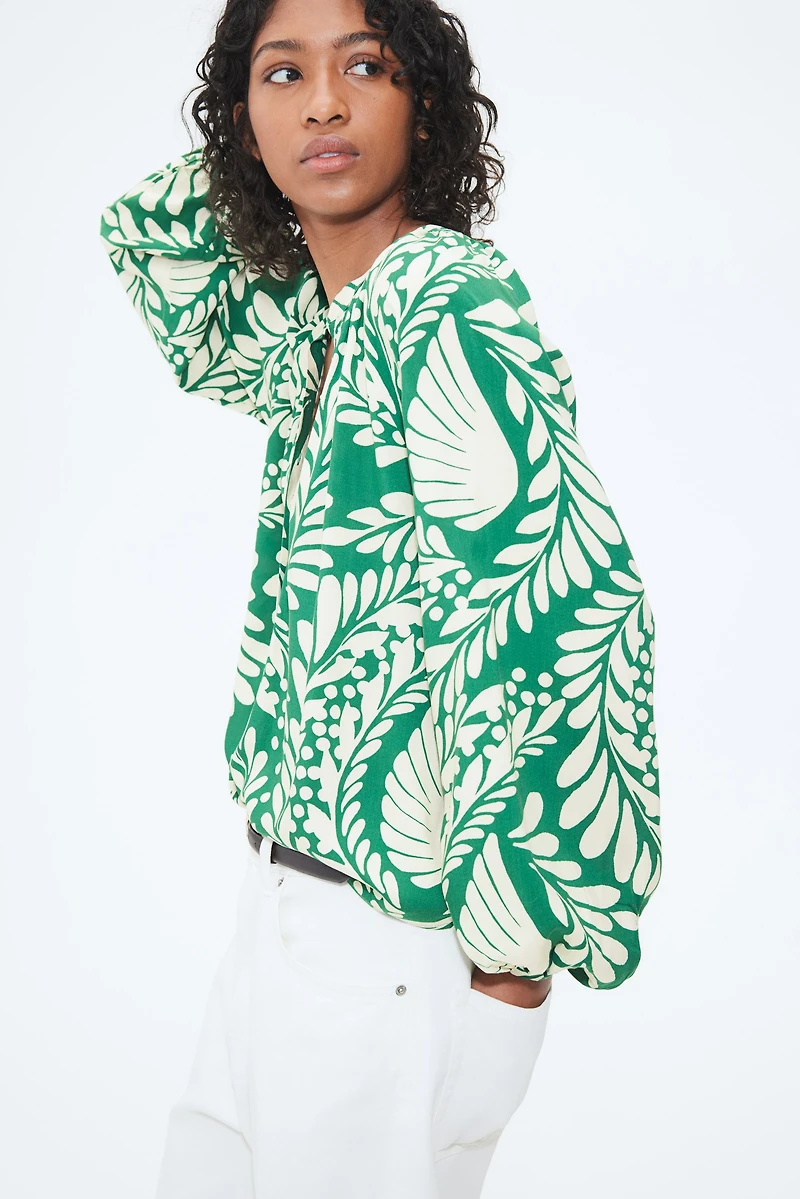 Balloon-sleeved Blouse