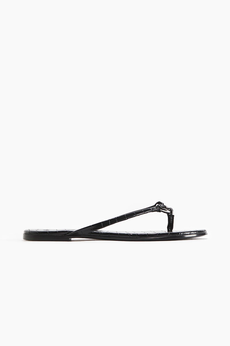 Ring-Detail Flip-Flops