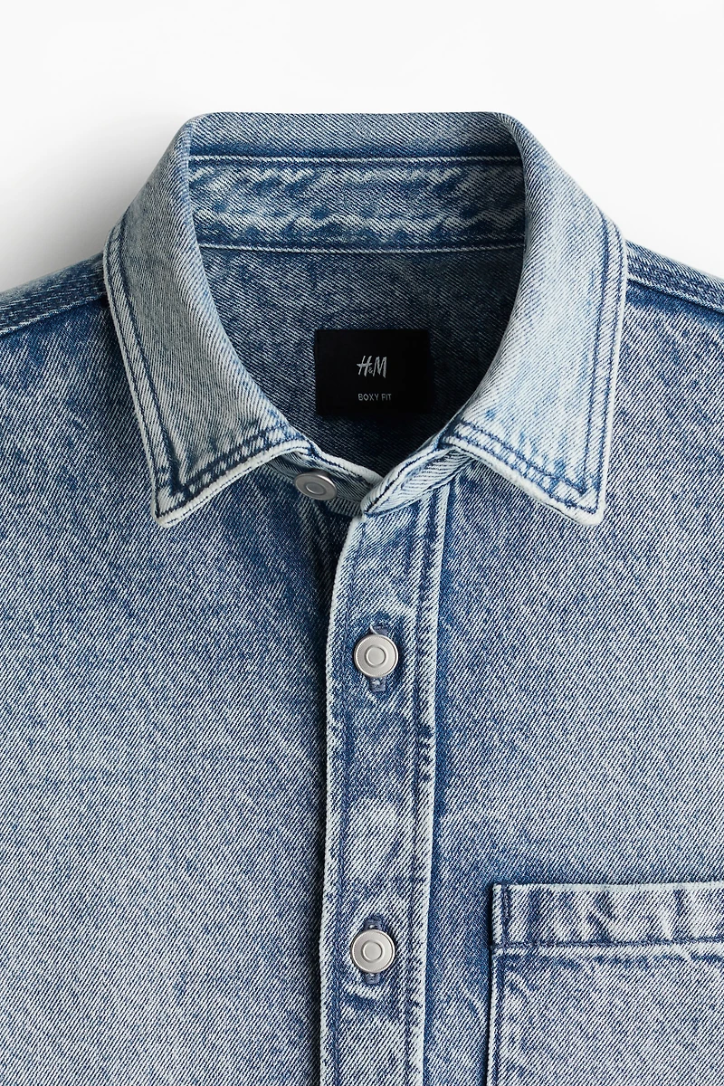 Chemise en denim carrée