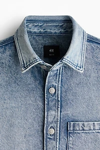 Chemise en denim carrée