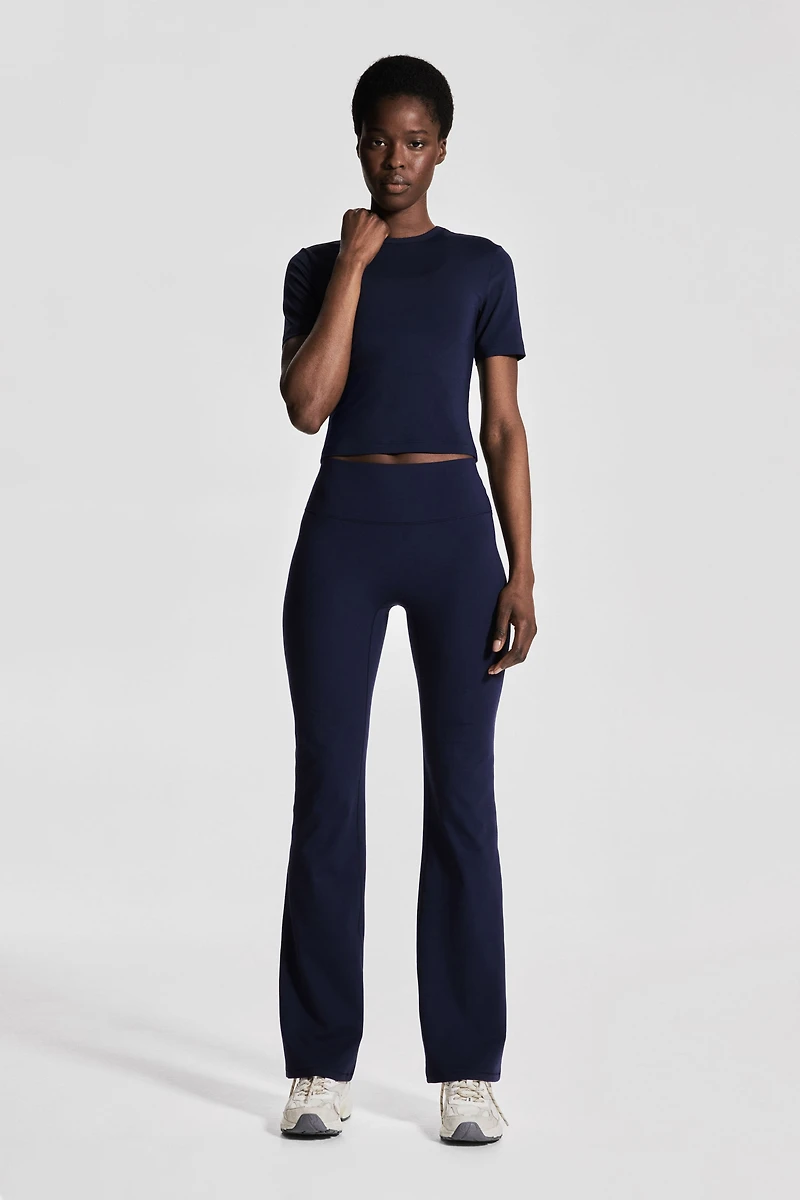 Sports Crop Top with DryMove™