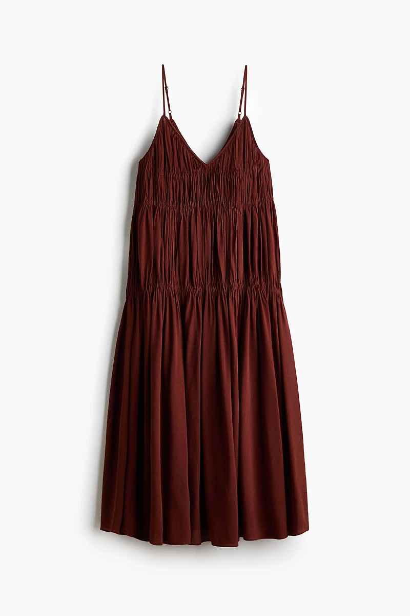 Robe plissé à bretelles fines