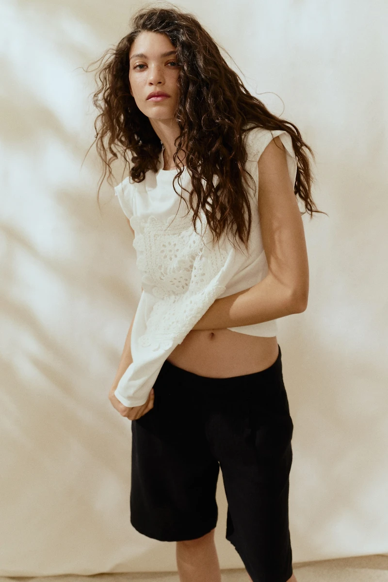 Crochet-Look Appliqué T-Shirt
