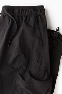 Loose-Fit Water-Repellent Cargo Pants
