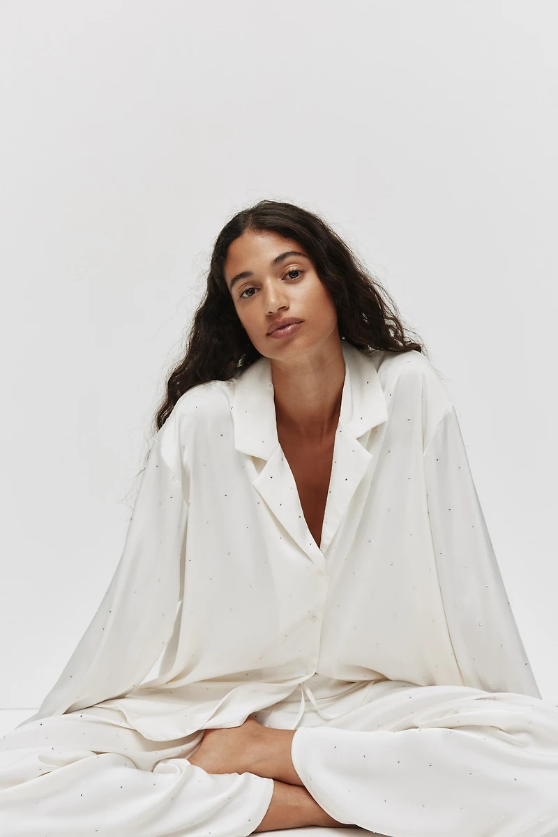 Chemise de pyjama ornementée en satin