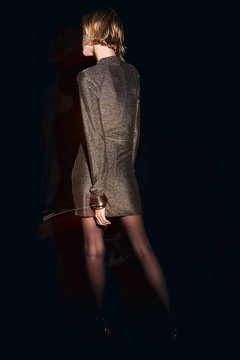 Minirobe à épaulettes