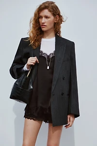 Haut à bretelles fines avec dentelle