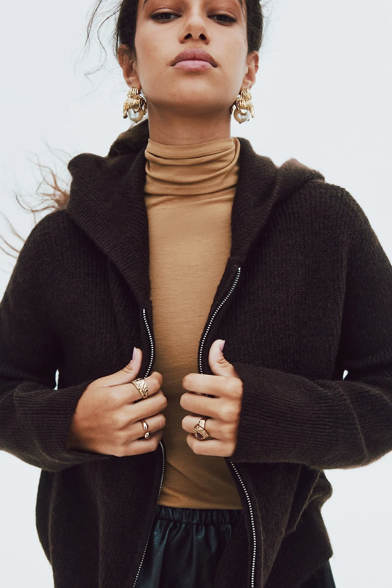 Chandail à fermeture éclair avec capuchon