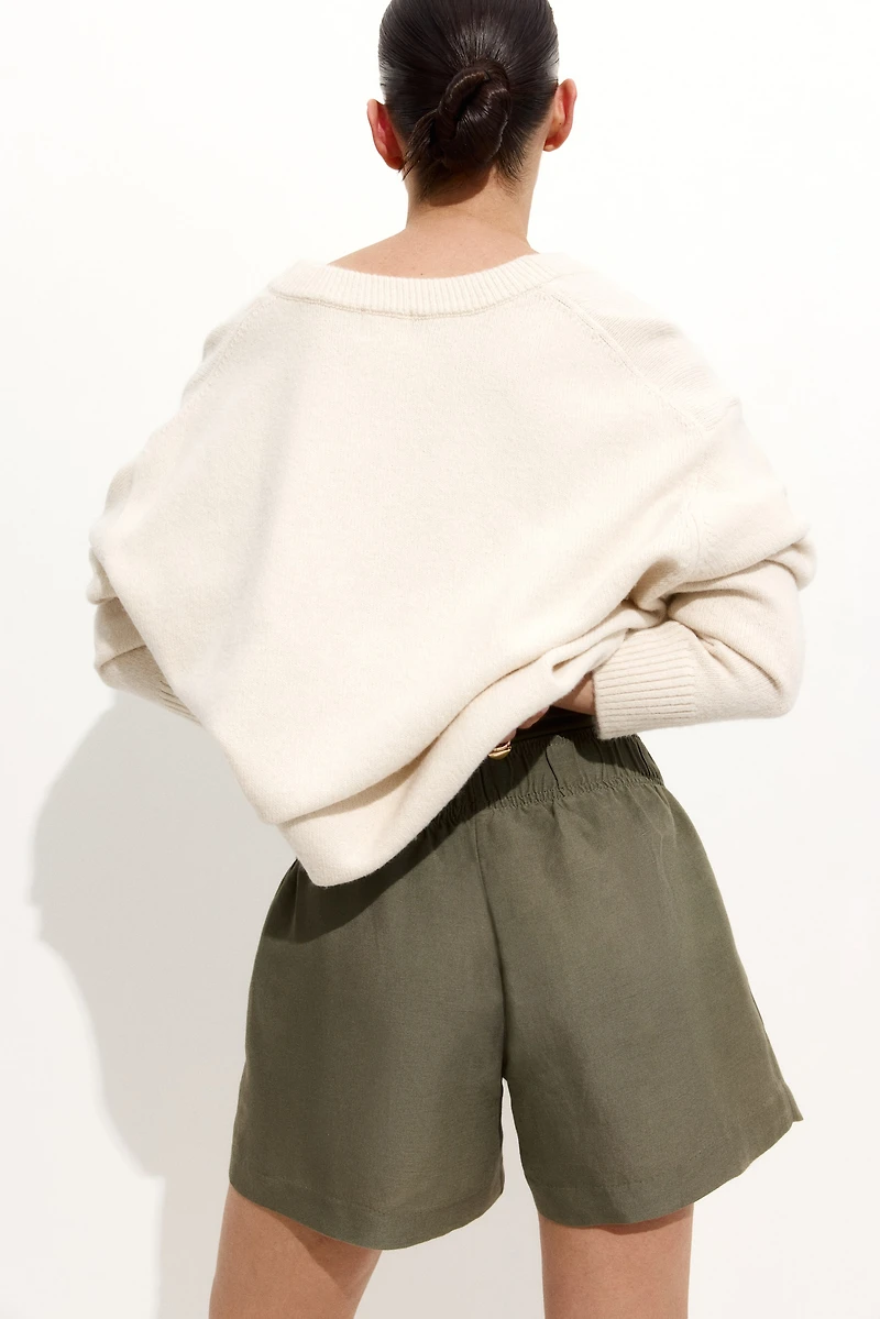 MAMA Linen-Blend Shorts