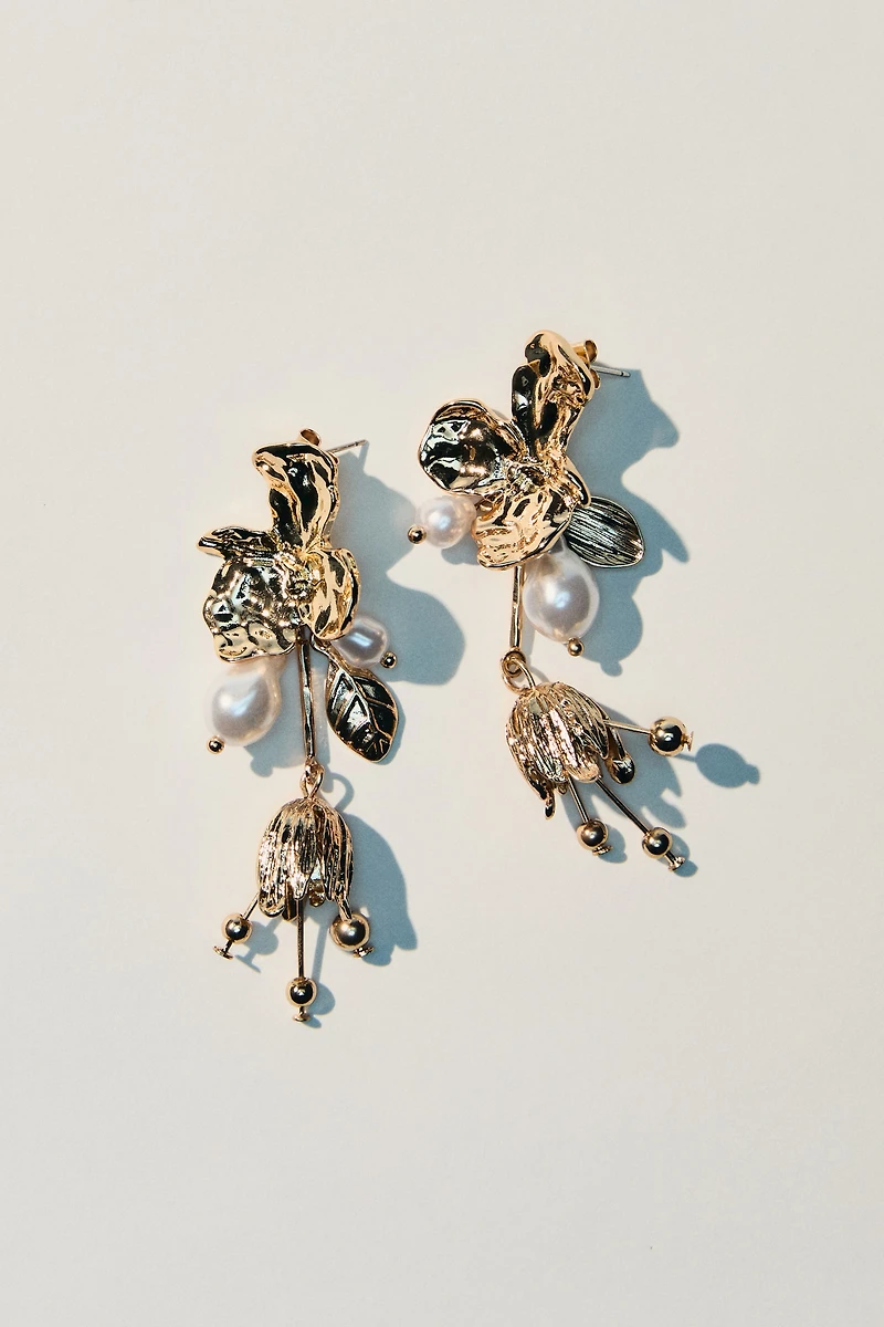 Flower-Shaped Pendant Earrings
