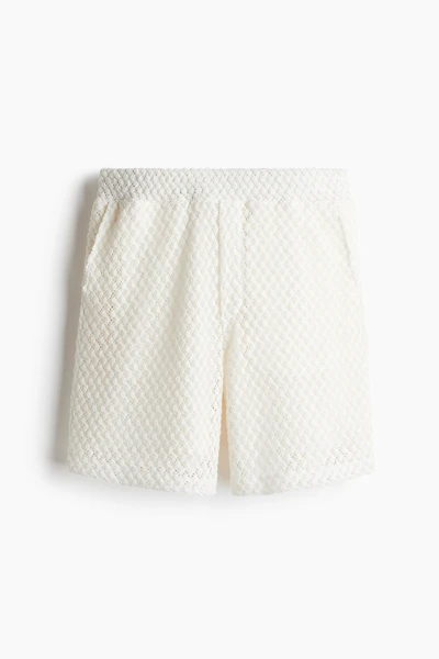 Short coupe décontractée d'aspect fait au crochet