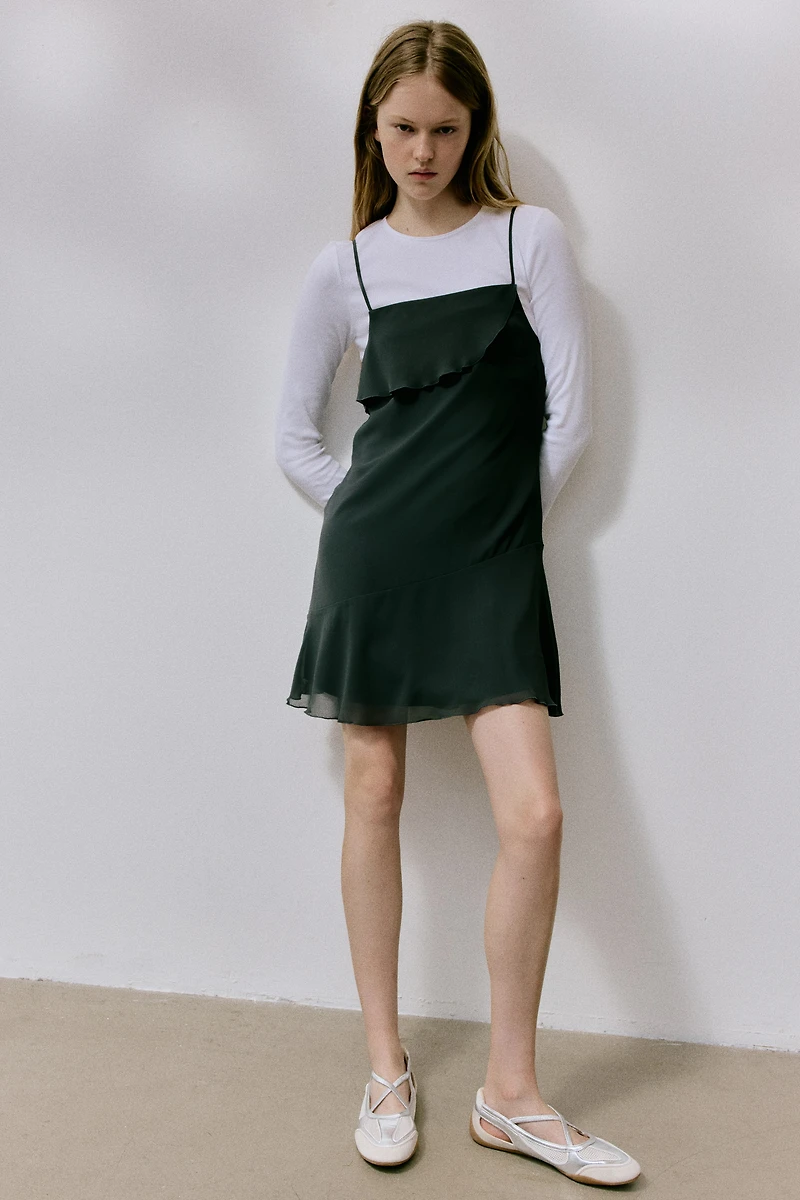 Robe à bretelles fines avec rubans nouer
