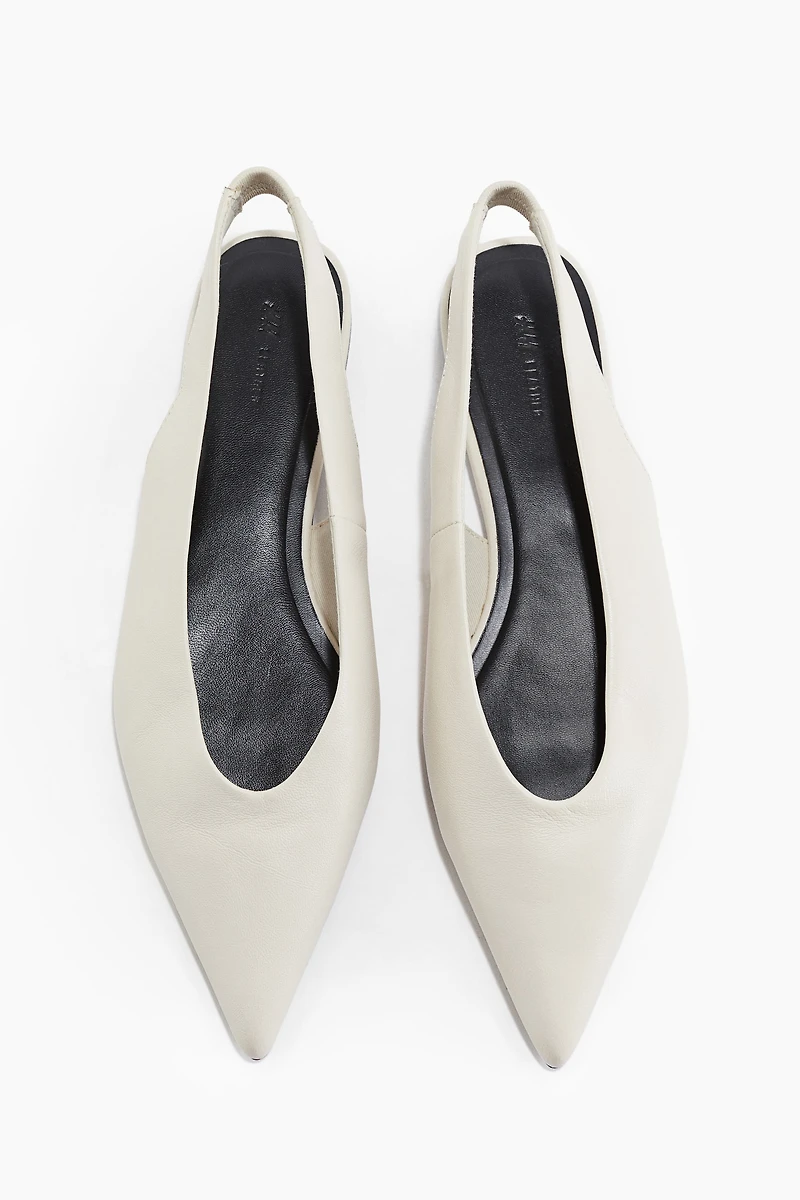 Escarpins en cuir avec bride arrière