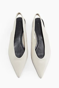 Escarpins en cuir avec bride arrière