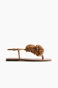 Sandales à brides fines avec appliqués