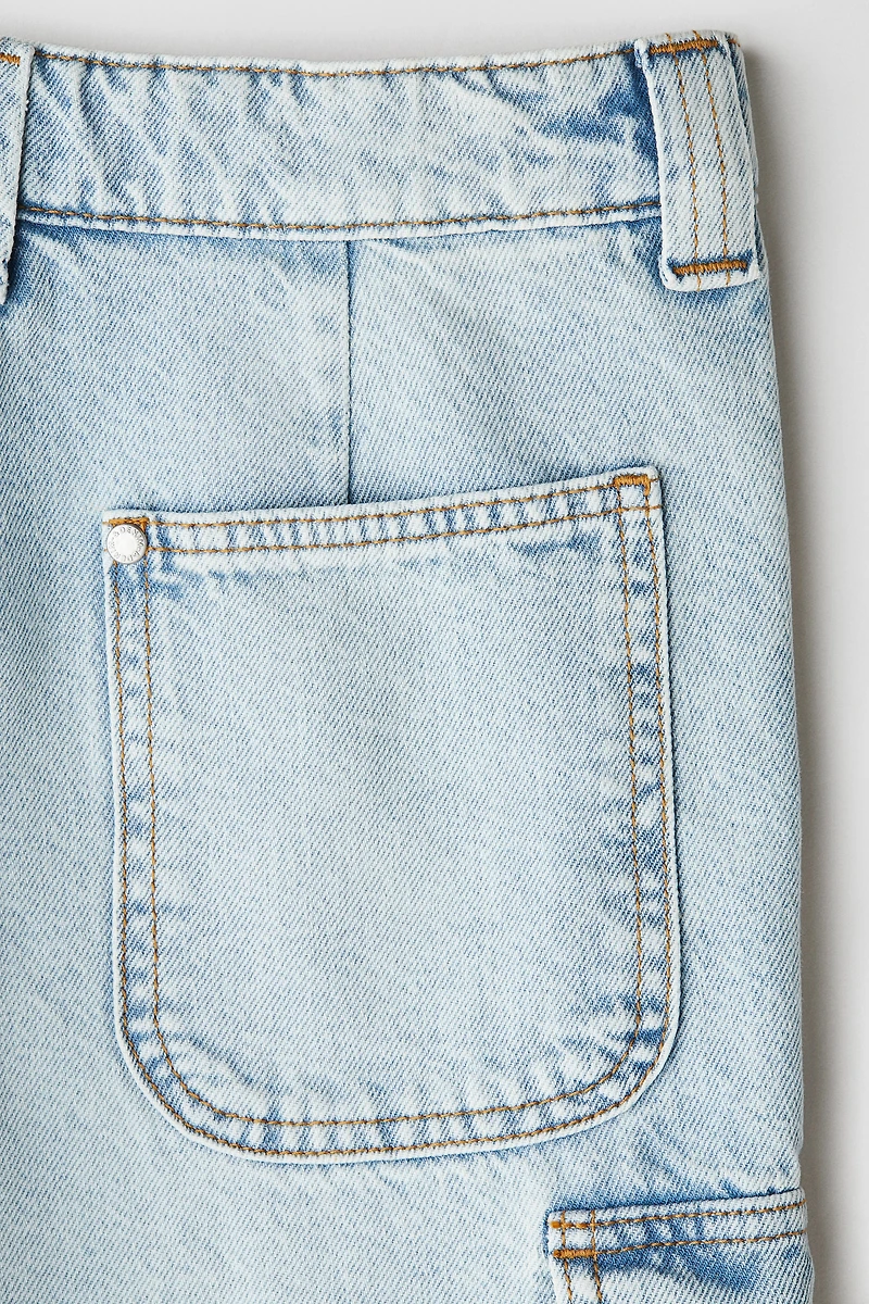 Short cargo en denim