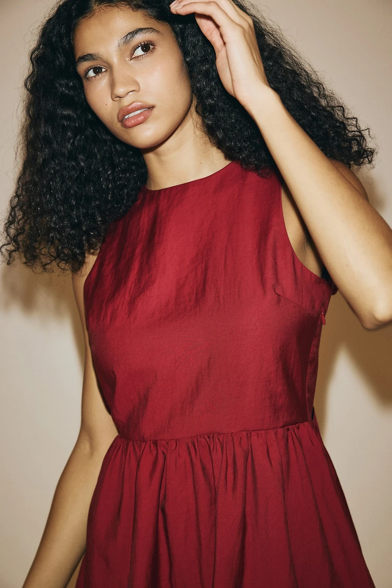 Robe avec boucle dans le dos