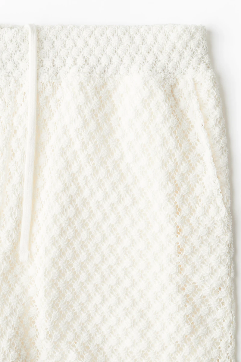 Short coupe décontractée d'aspect fait au crochet