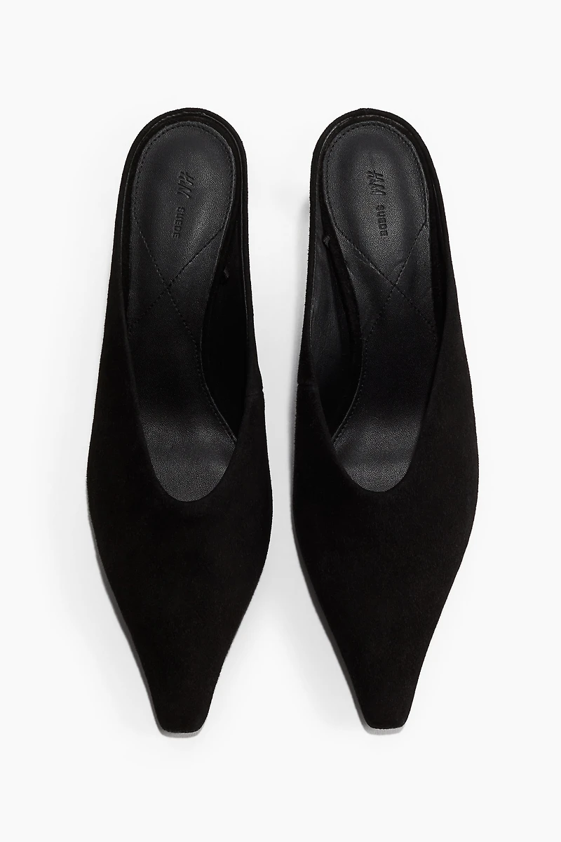 Mules à bout pointu en cuir velours