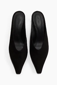 Mules à bout pointu en cuir velours