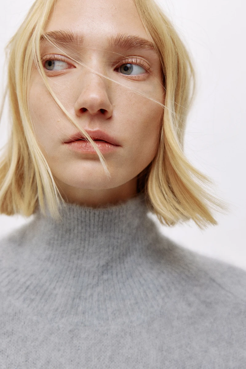 Chandail en mohair mélangé avec col cheminée