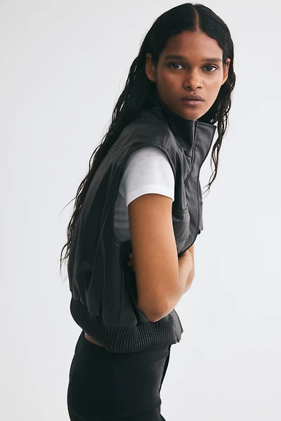 Veste sans manches ample en tissu enduit