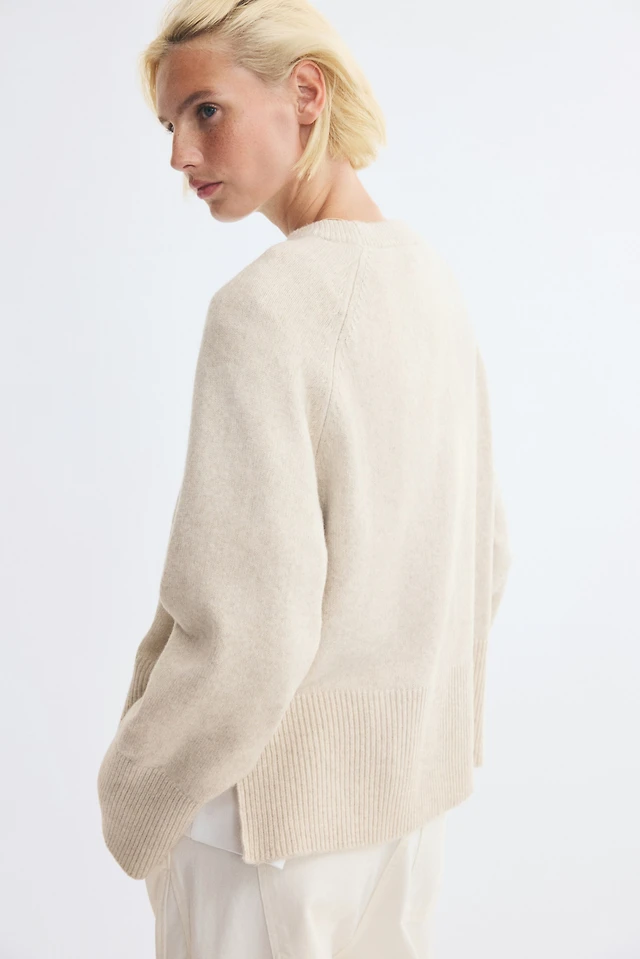 Raglan-Sleeved Sweater