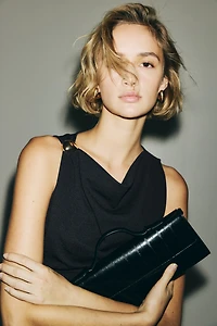 Débardeur à encolure bénitier