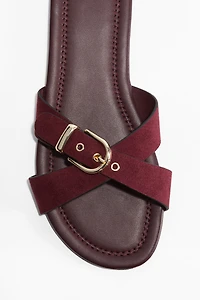 Crossover-strap sandals
