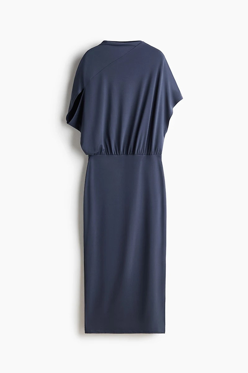 Robe asymétrique à effet drapé