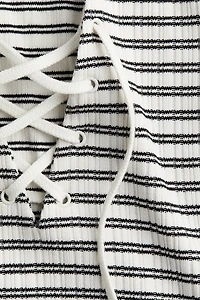 Robe moulante avec laçage