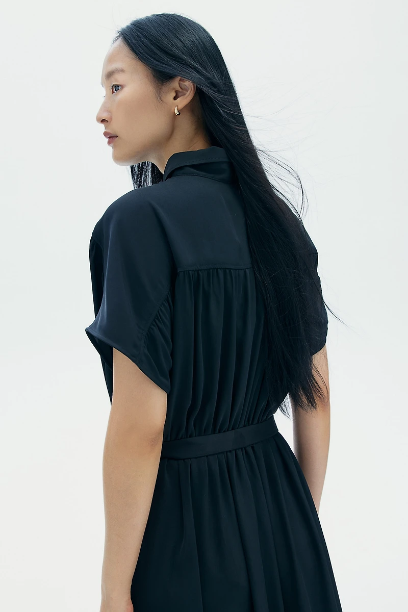 Robe avec ceinture à nouer