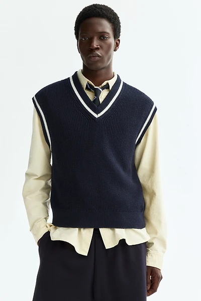 Loose-Fit Knit Sweater Vest